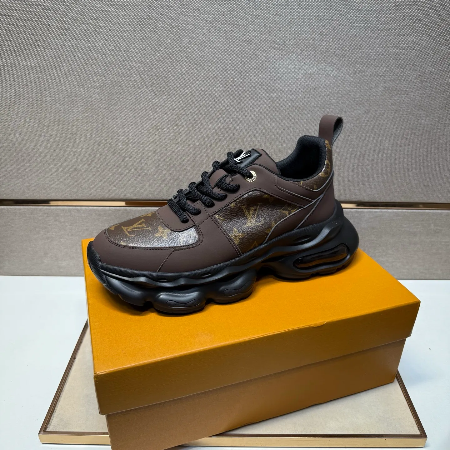 ⬛️Men's shoes 💰p462【LV～】Men's casual shoes 2025z cabinet sales simultaneously 🔶Size: 38-44 #️⃣ 🔷5 colors🔜The upper is made of multi-material splicing➕Mesh lining, comfortable and breathable, sole: original comfortable and wear-resistant outsole, ⚠️real thing📱photographed🎬real thing is better📢📢📢